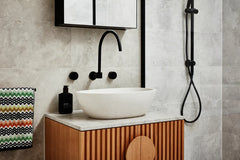 Round High-Rise Swivel Wall Spout