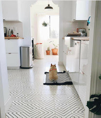 T210130 KEYS CHEVRON WHITE MATT AND BLACK MATT 200X200